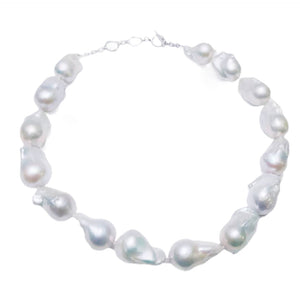 Classic baroque pearl necklace